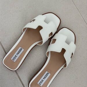 Steve Madden Cream Slide Sandals